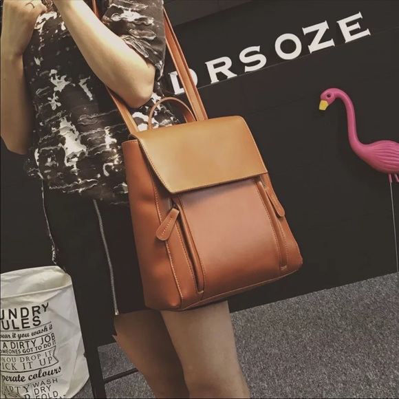 ✨Last one CLEARANCE✨ Vegan Backpack, CARAMEL - Picture 6 of 8